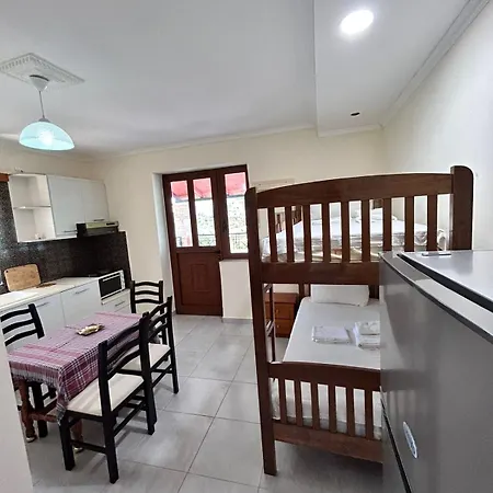 Berdenesh Apartment *